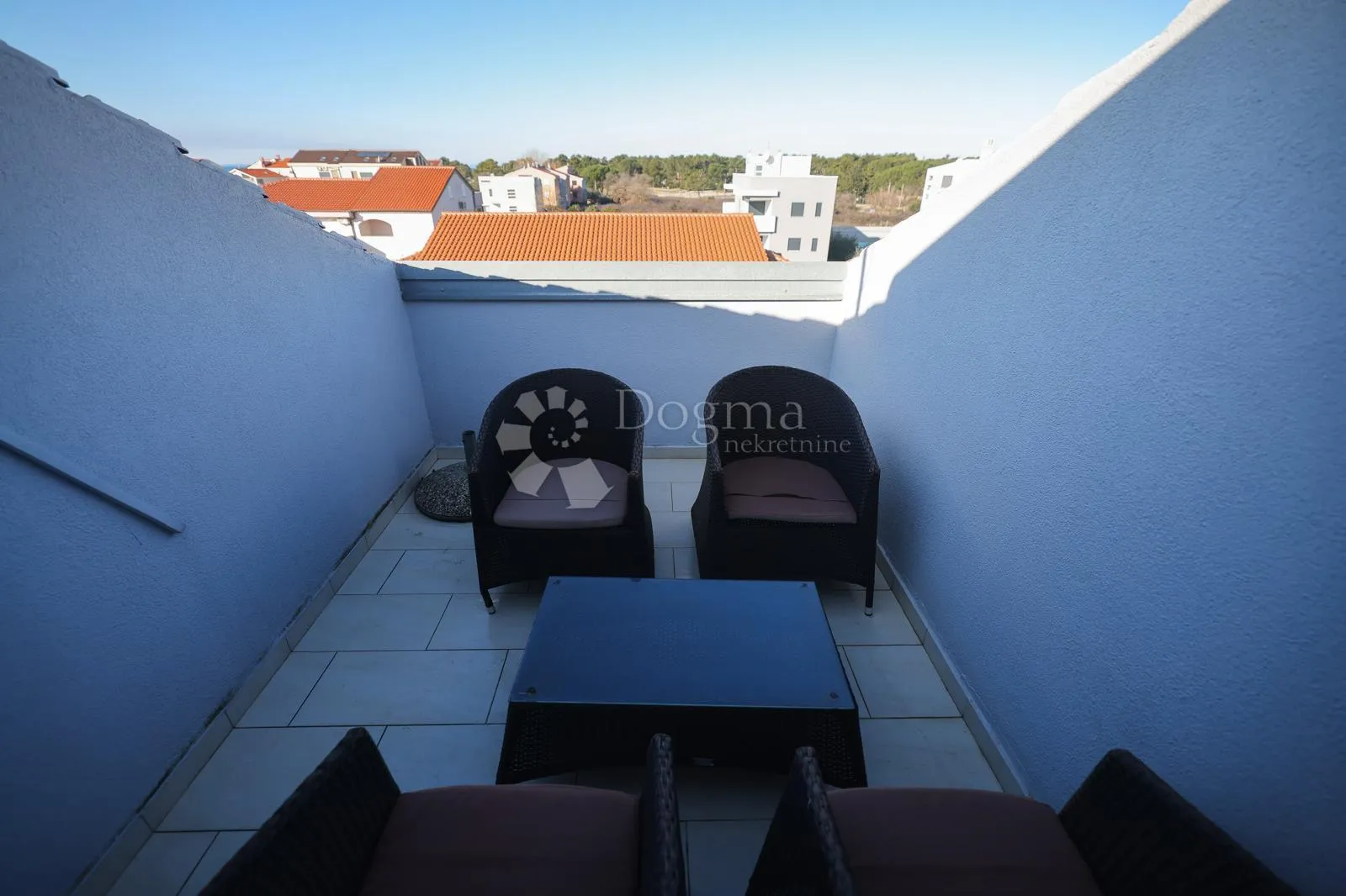 dvoetažni apartman 250 mod mora u zatonu - slika 15