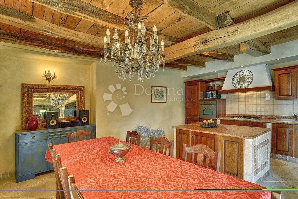 kamene vile u rustikalnom stilu s panoramskim pogledom - slika 7