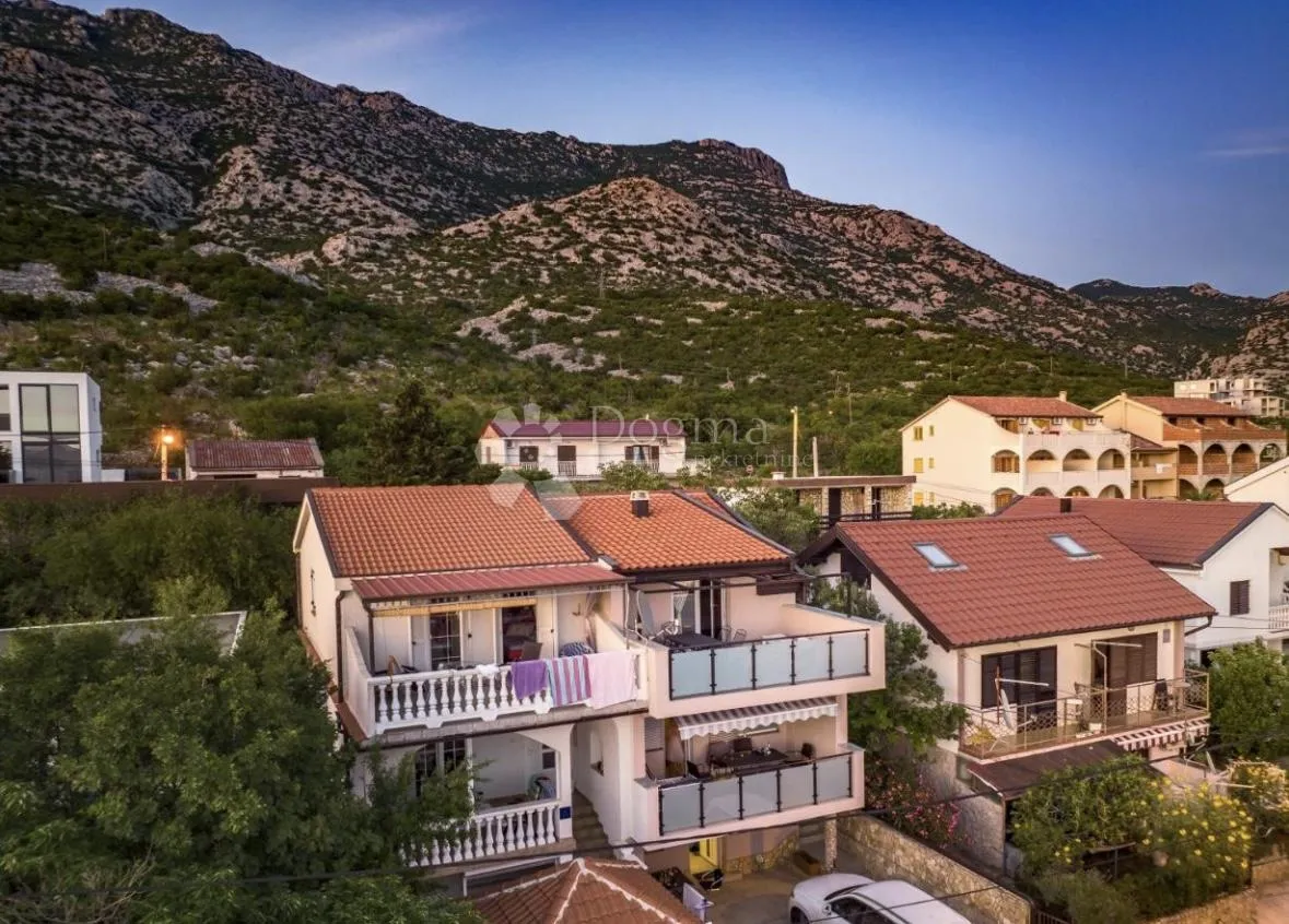 kuća s tri apartmana uz more - slika 2