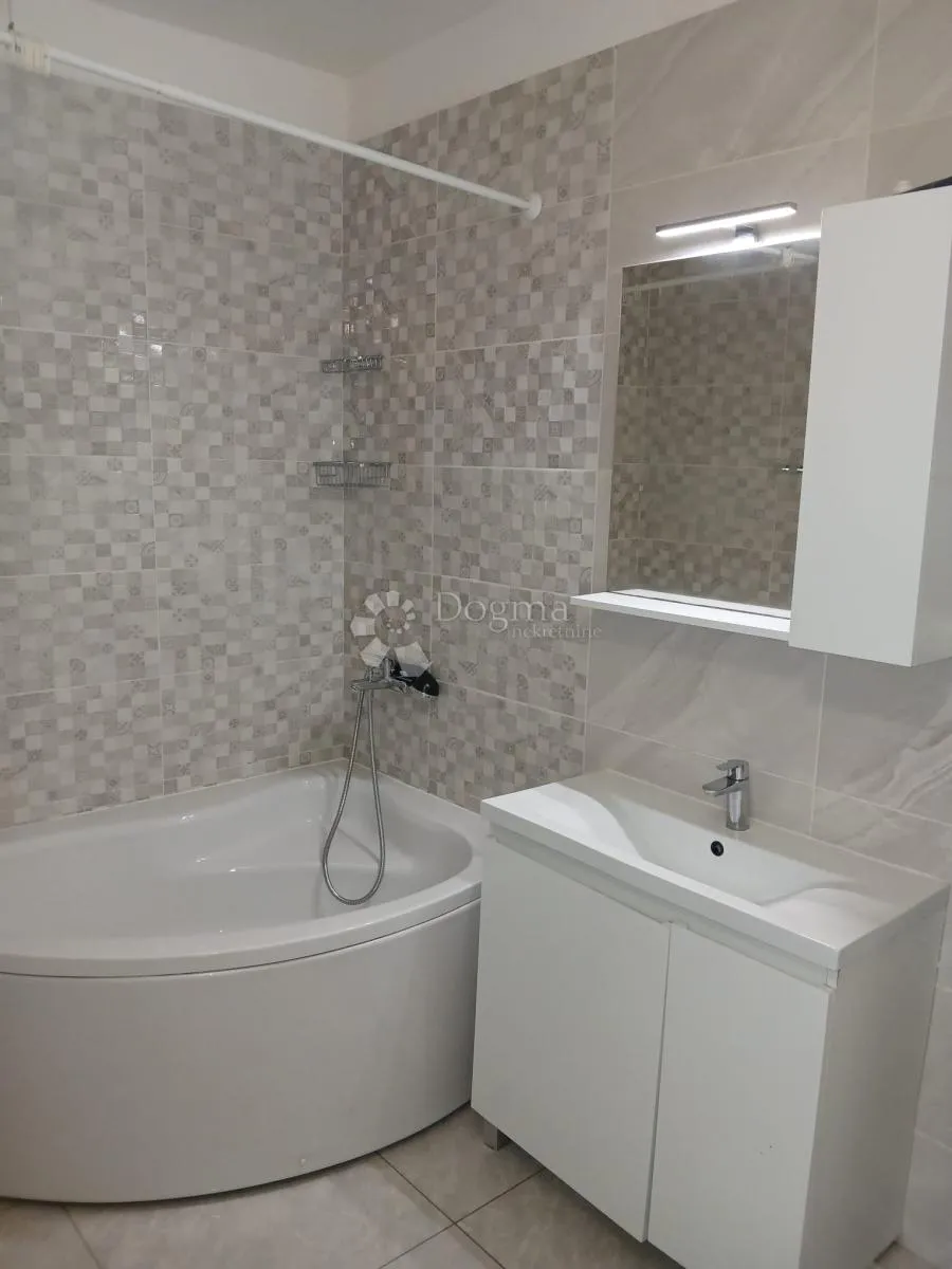 dvije terase, tri sobe, jedan prekrasan pogled | bilice - slika 12