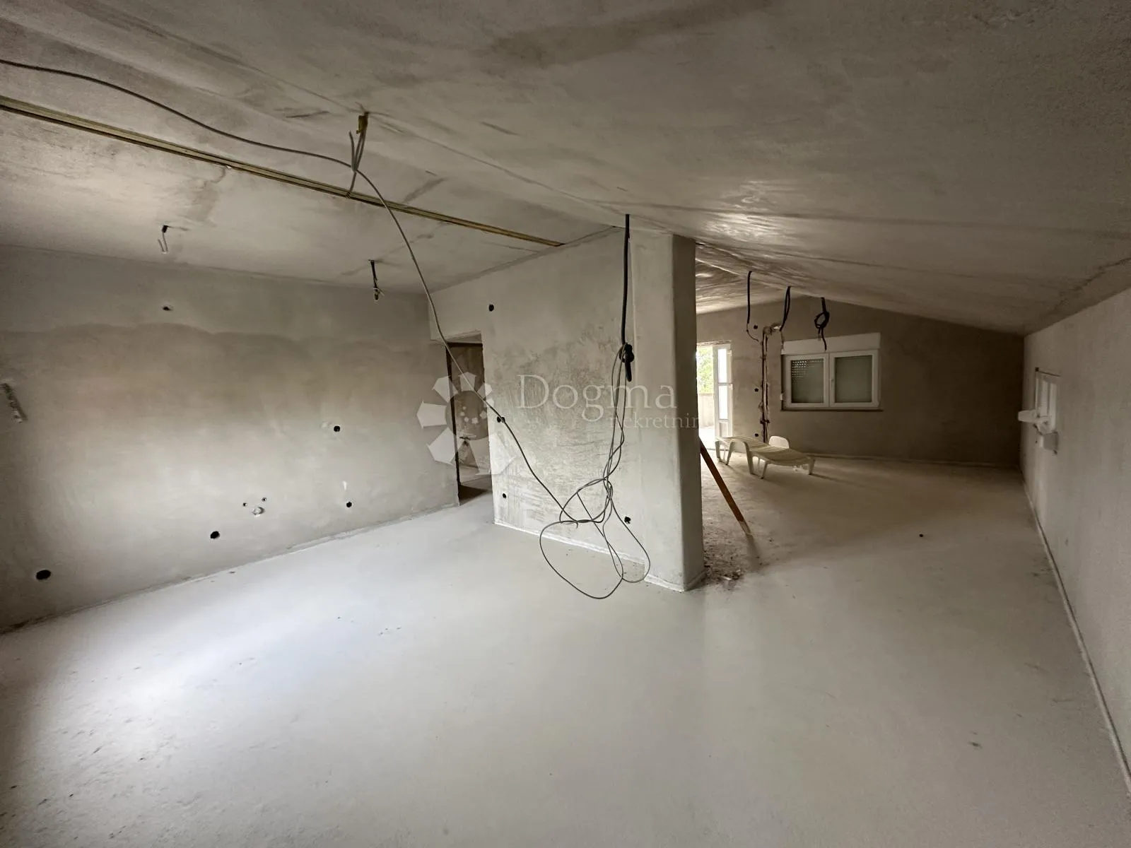 zukve kuća sa 3 apartmana *prilika!!!* - slika 10