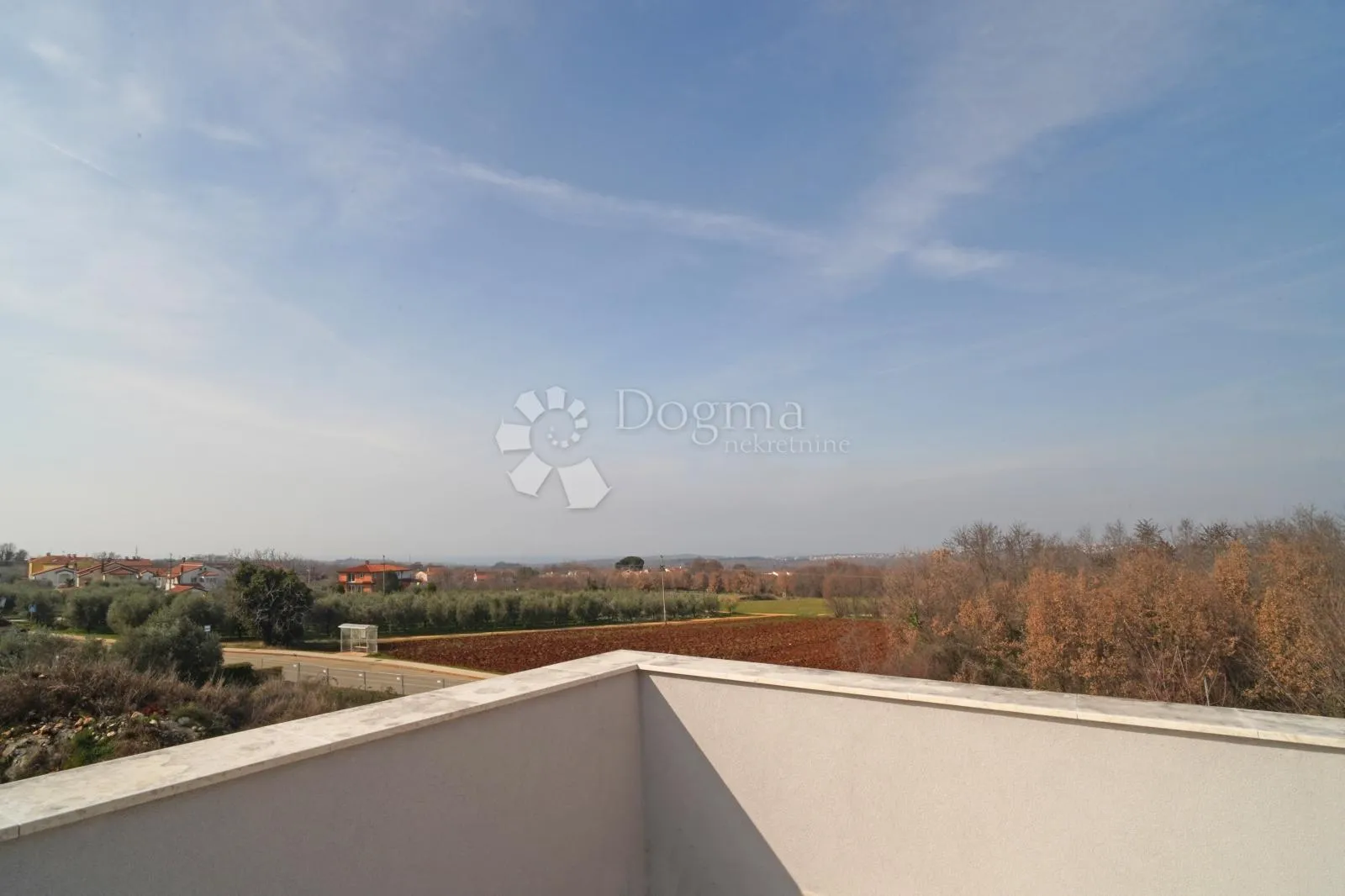 poreč (okolica)- dvoetažni stan sa 3ss i velikom terasom - slika 15