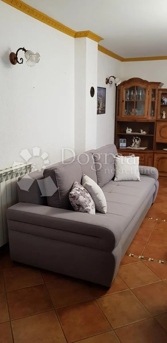 prostrani stan u rovinju - u blizini plaže kuvi - slika 6