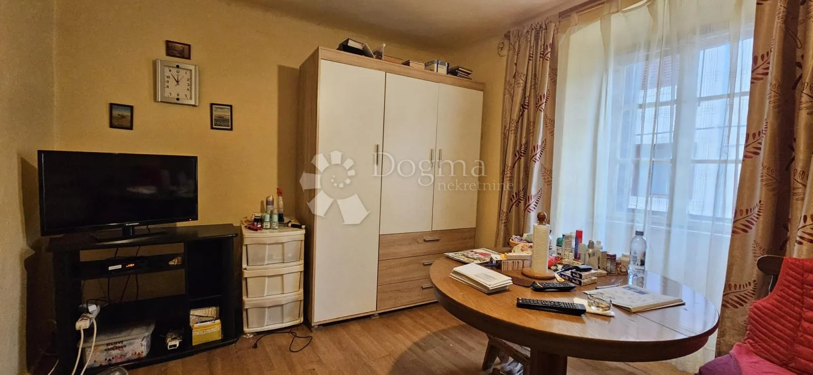 kamena kuća s terasom i garažom - slika 4