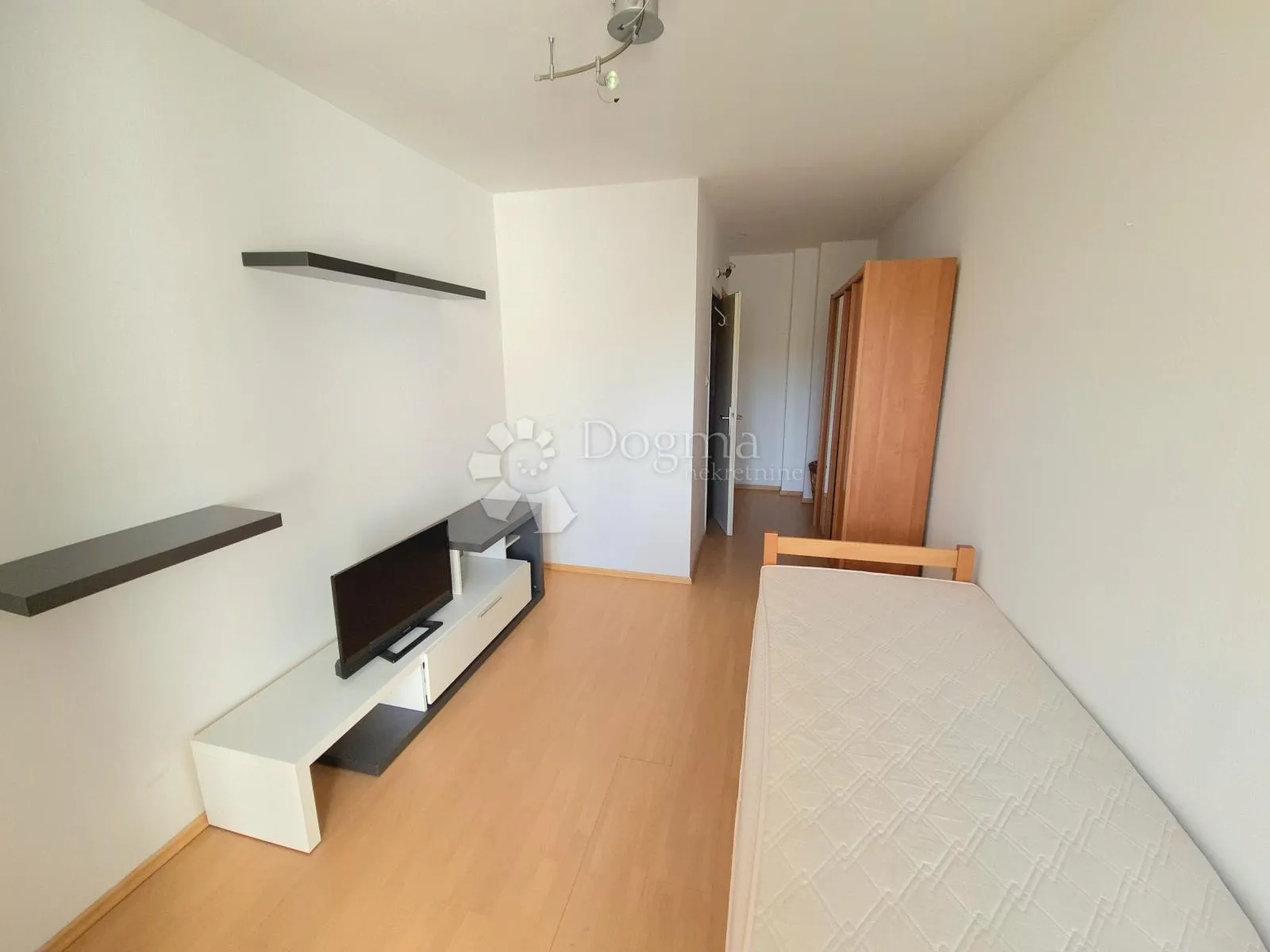 komforna kuća s 3 stana, 373m2 - kraljevečki novaki, sesvete - slika 14