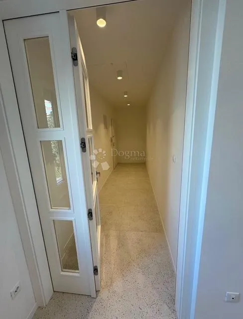 vojak-97m2,3skl,kompletno adaptiran ,balkon, - slika 4