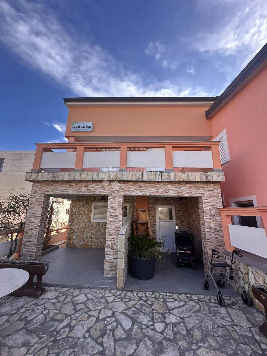 vir kuća sa 8 apartmana uhodana u posao sa turizmom - slika 4