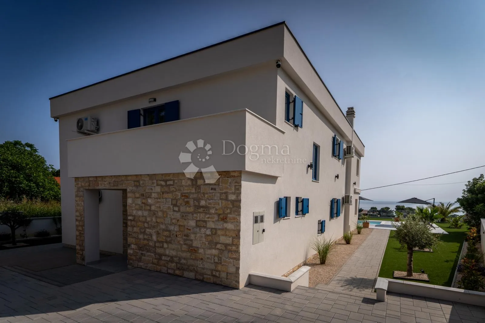 exkluzivna vila na top lokaciji sa očaravajućim pogledom na more. samo kod nas! - slika 55