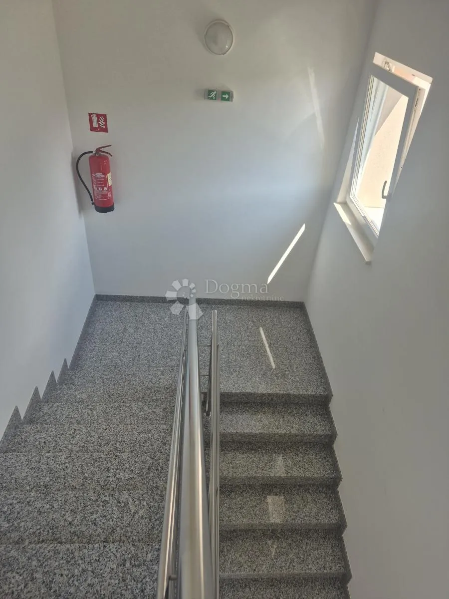 viškovo, 1s+db, parking - slika 10