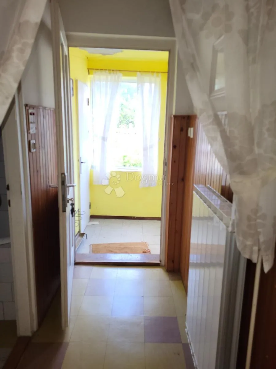 etaža sa garažom i dvorištem blizu mora - slika 10