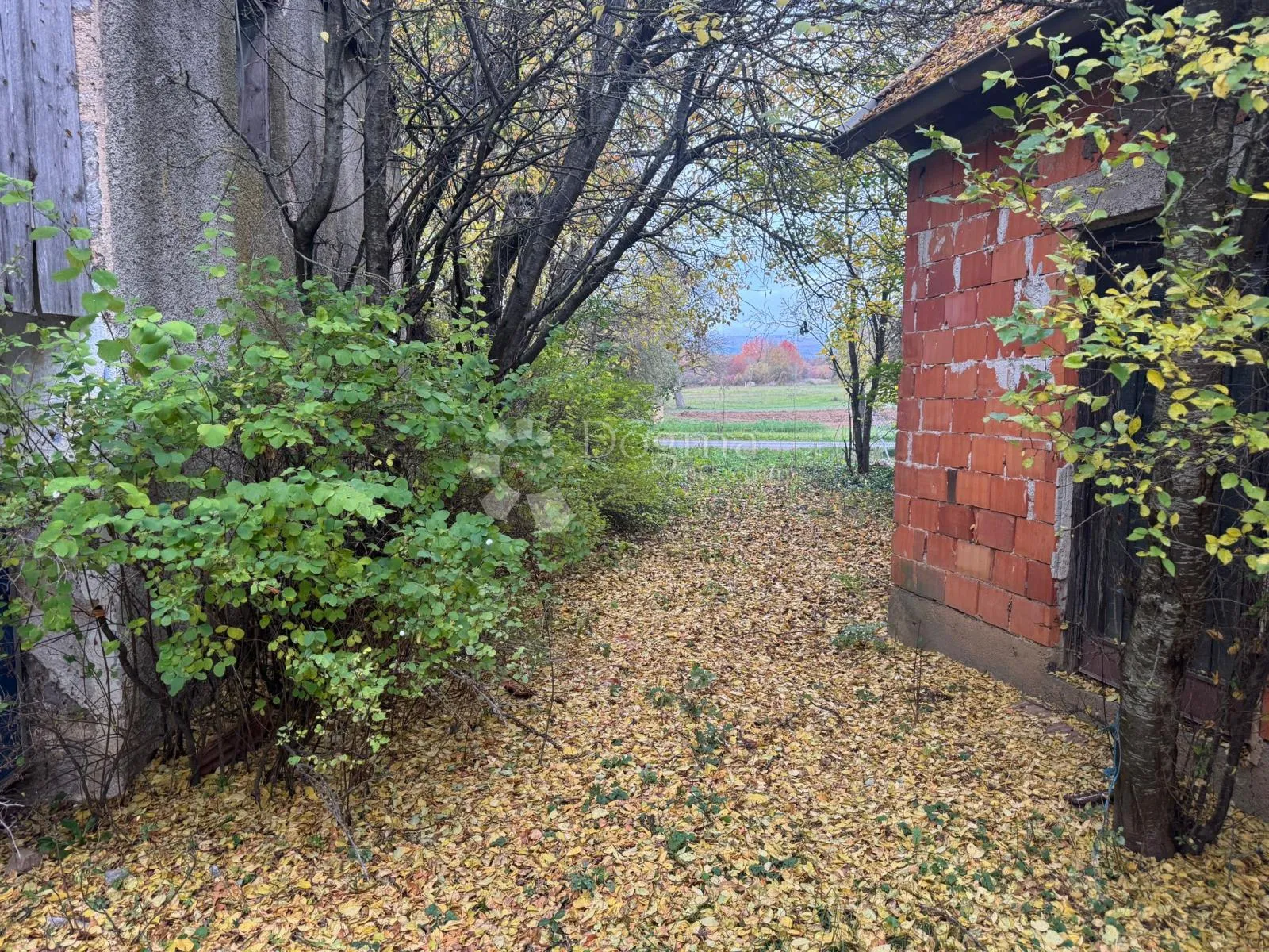 zemljište u bliozini rijeke gacke i potoka 10000m2 - slika 7