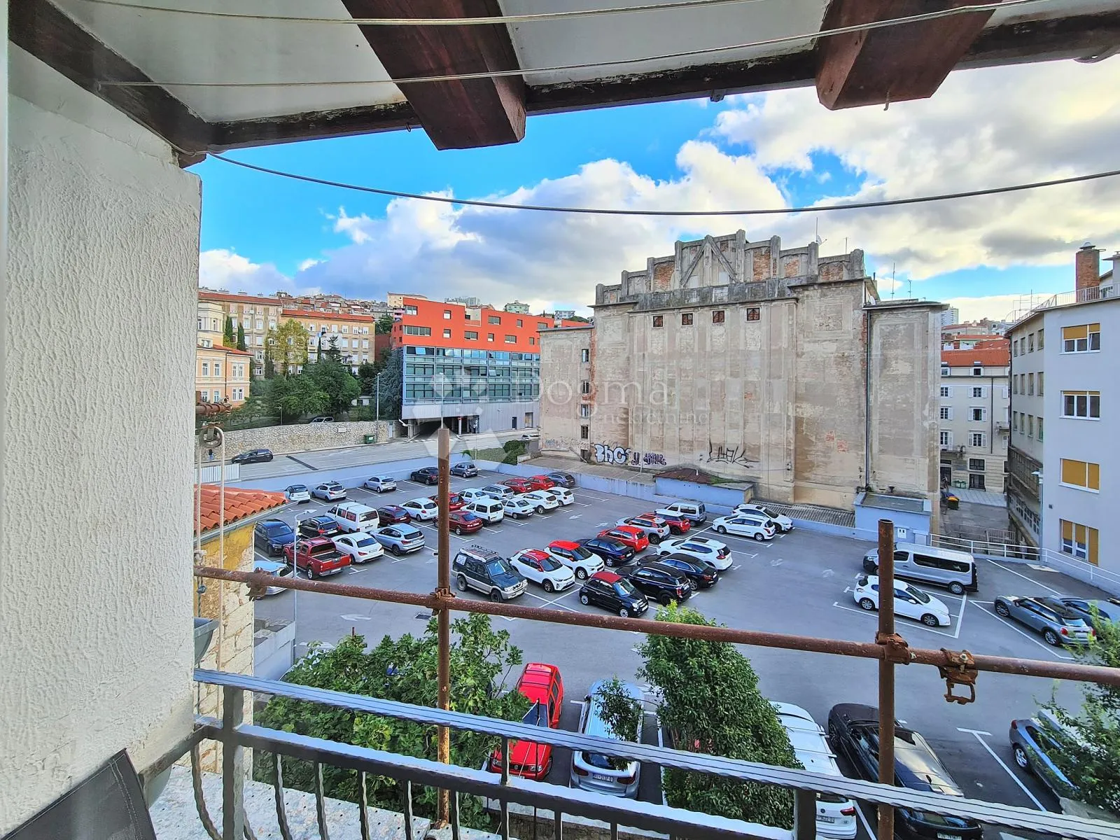 tri apartmana u srcu grada - slika 10
