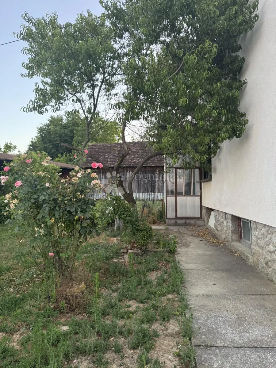 prostrano seosko imanje 6 km od bjelovara - slika 2