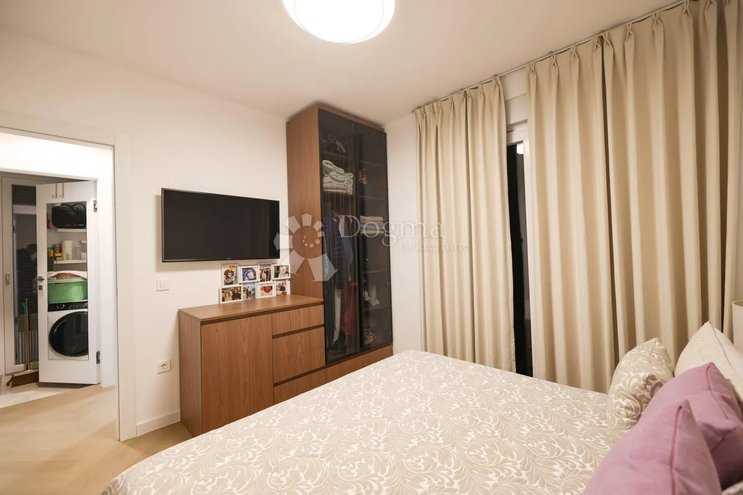luksuzna vila u privlaci s pogledom na more i uređenim vrtom - slika 27