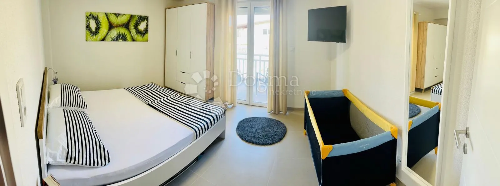 rogoznica- prilika! kuća s 5 apartmana 150m od plaže - slika 18