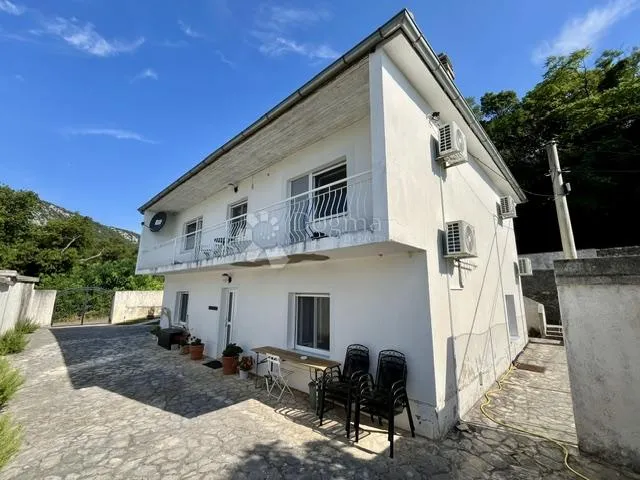 bribir,samostojeća kuća sa dva stana - slika 3