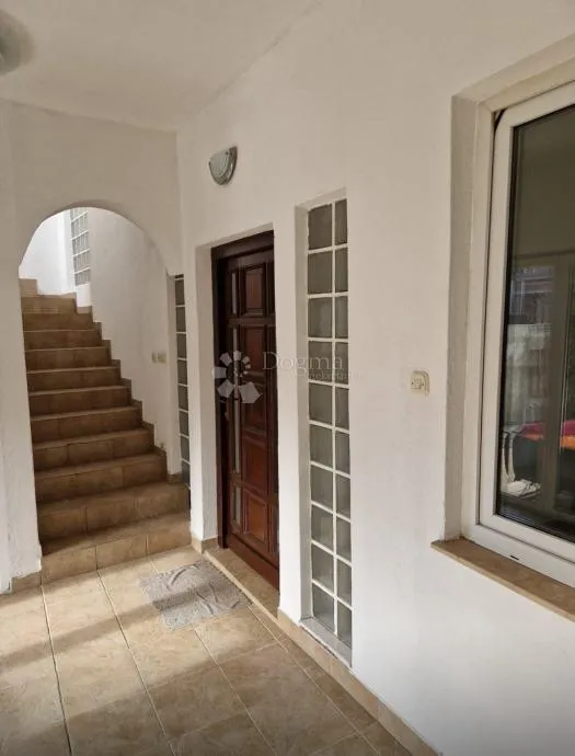 kuća za najam stranim radnicima 300m2 6 soba - slika 10