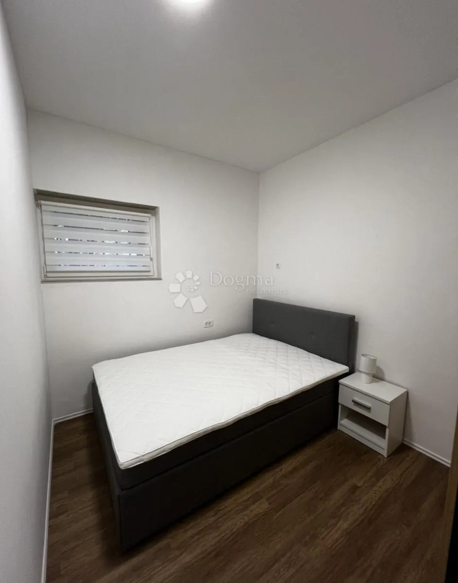 2 u 1 nekretnina: 3s+db stan + apartman s okućnicom - slika 11