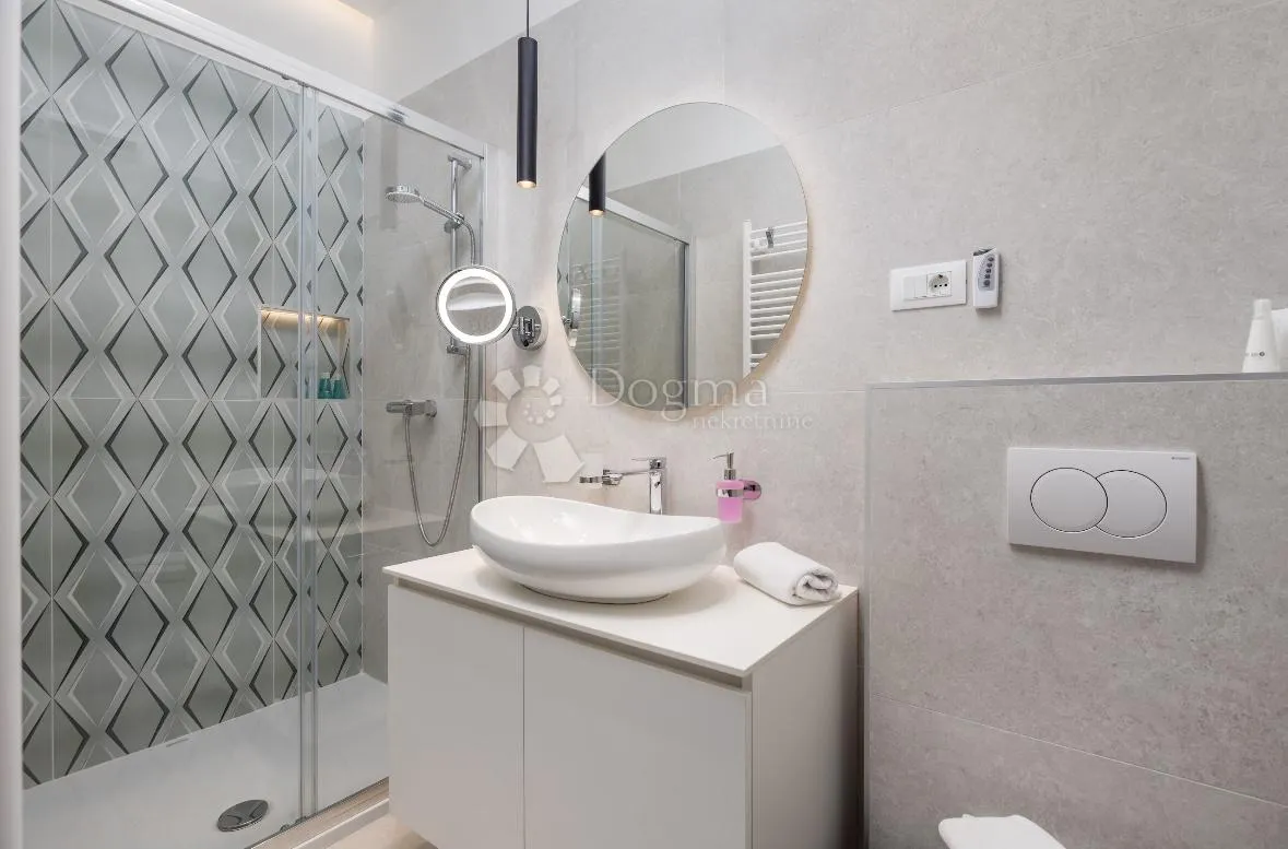rijeka, centar, 156 m2. divota od 3 stambene jedinice! - slika 30