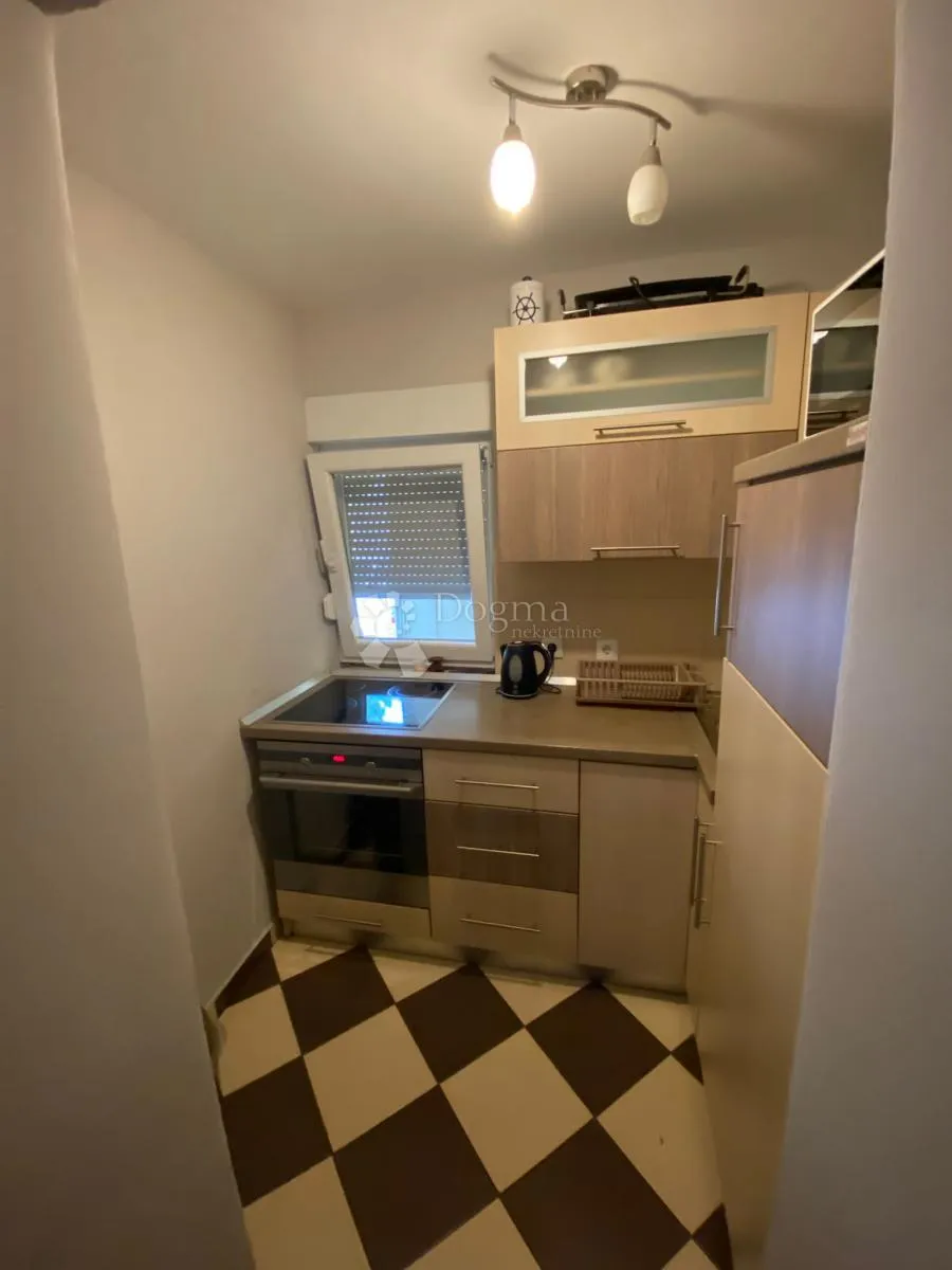 kuća sa dva stana - slika 9