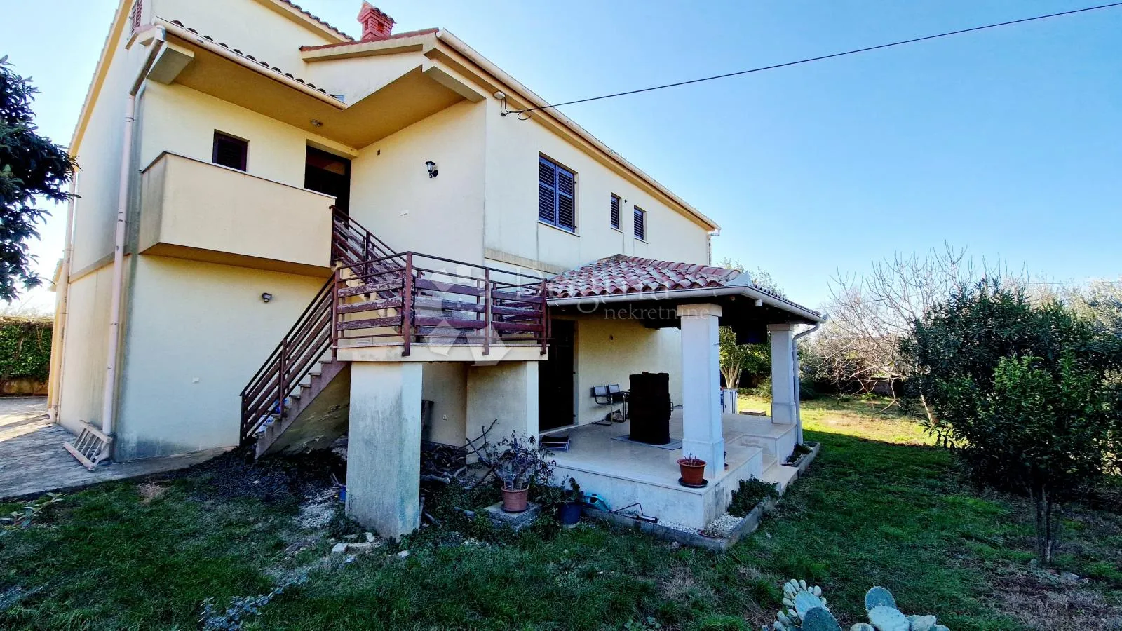 kuća s 2 stana u galižani - pogled na more i pulu - slika 6
