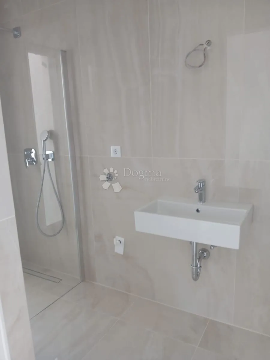 luksuzni apartman uz more c3 - slika 24