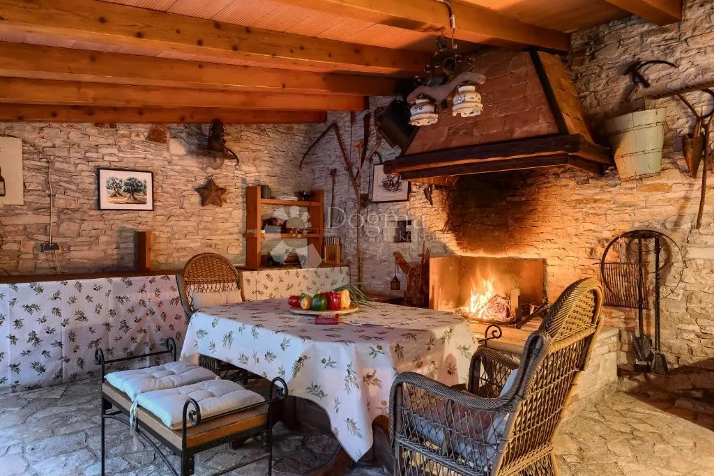 tradicionalna kamena kuća s konobom i maslinikom - slika 7
