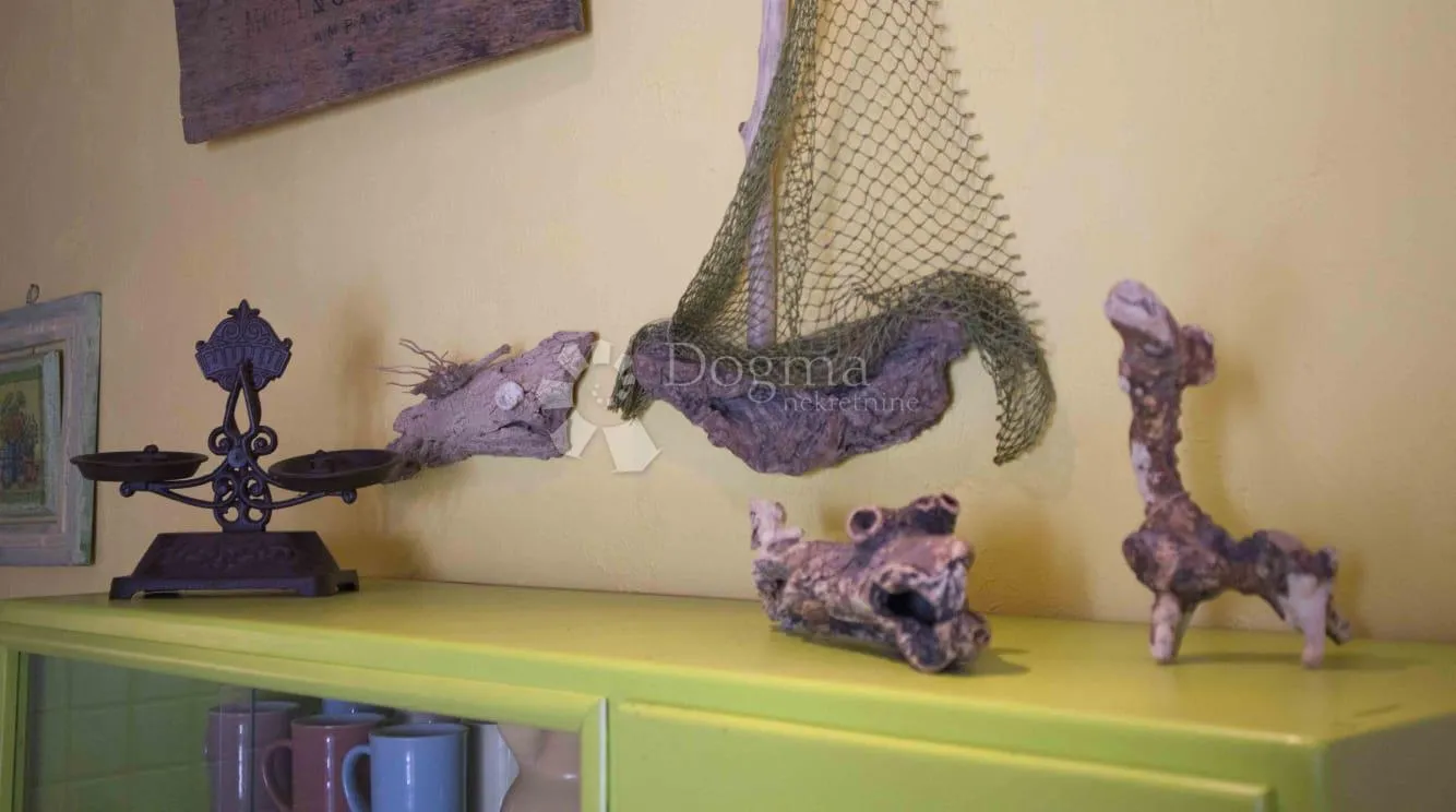 unikatna kamena kuća na otoku visu - slika 36