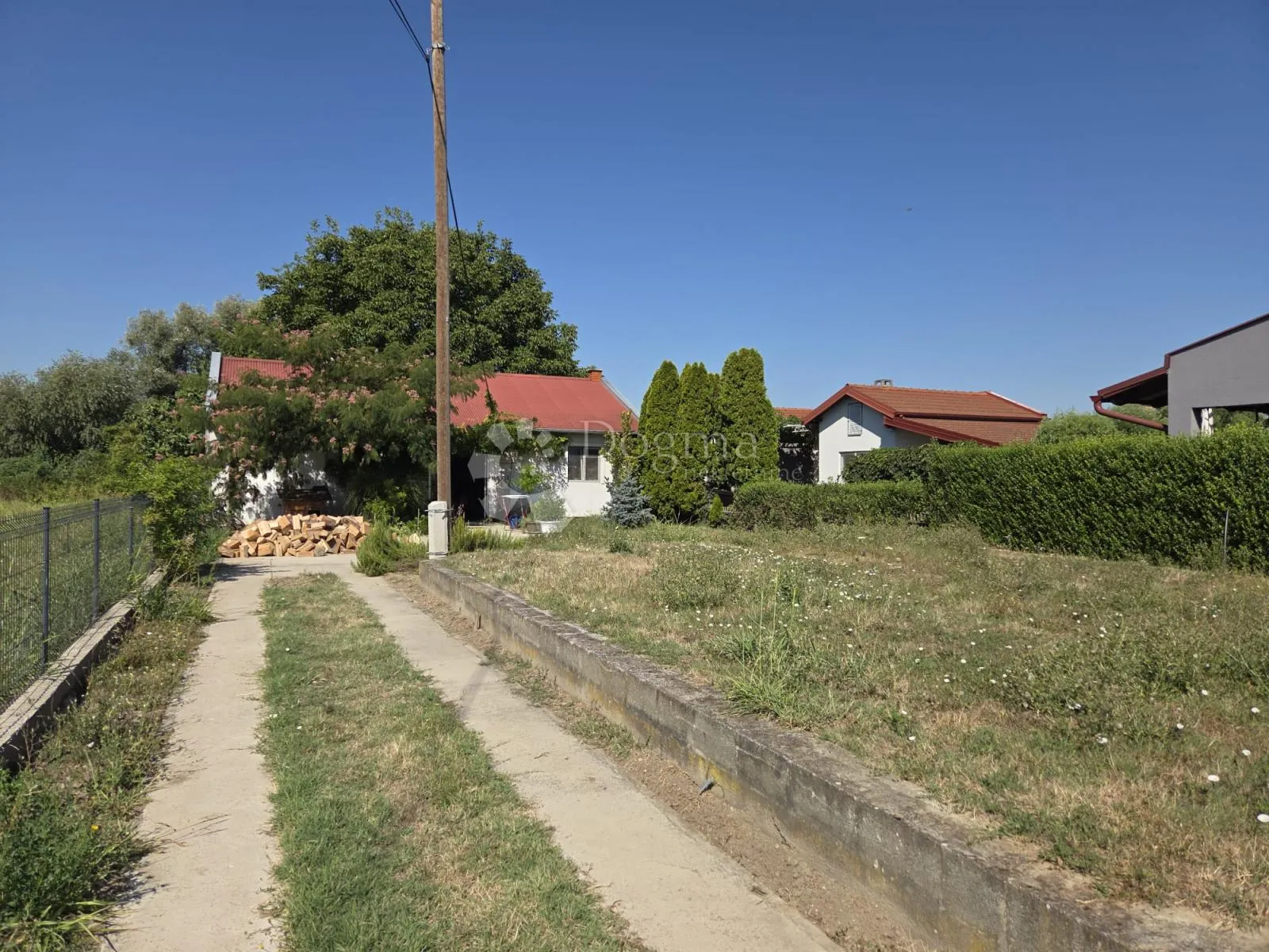 antunovac – kuća s garažom, vrtom i projektom - slika 3