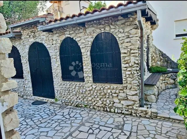 kuća na elitnoj poziciji u crikvenici – rijetko dostupna na tržištu - slika 17