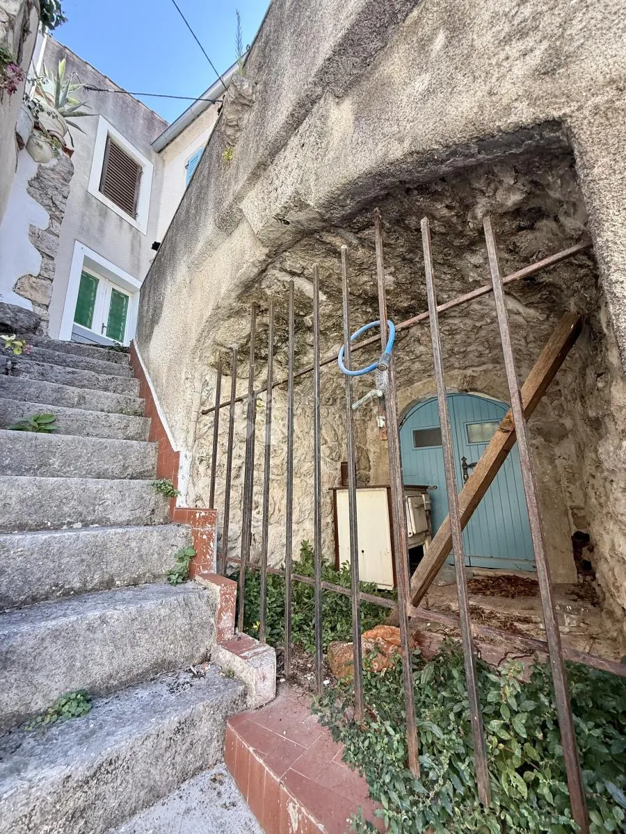 kuća u staroj jezgri - slika 2