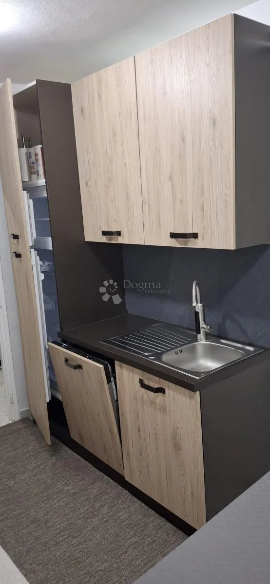 senj, apartman u strogom centru - slika 8