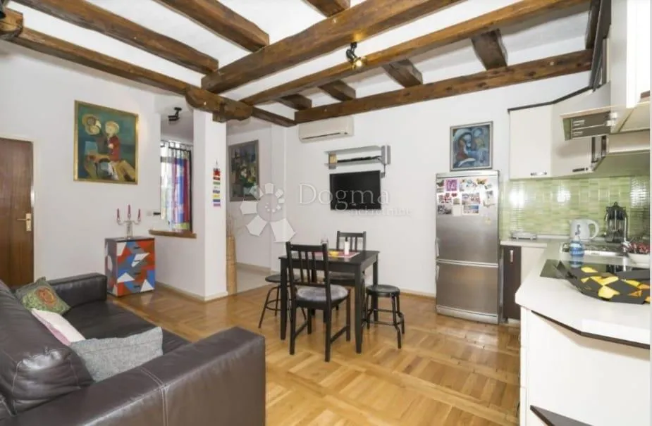 prodaja dva zasebna apartmana s pogledom na more - slika 22