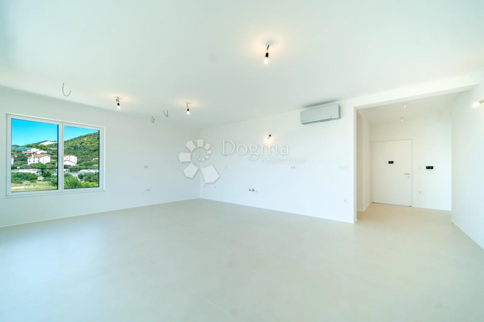 luksuzni penthouse s privatnom prostranom krovnom terasom i prekrasnim pogledom na more, barbat. - slika 13