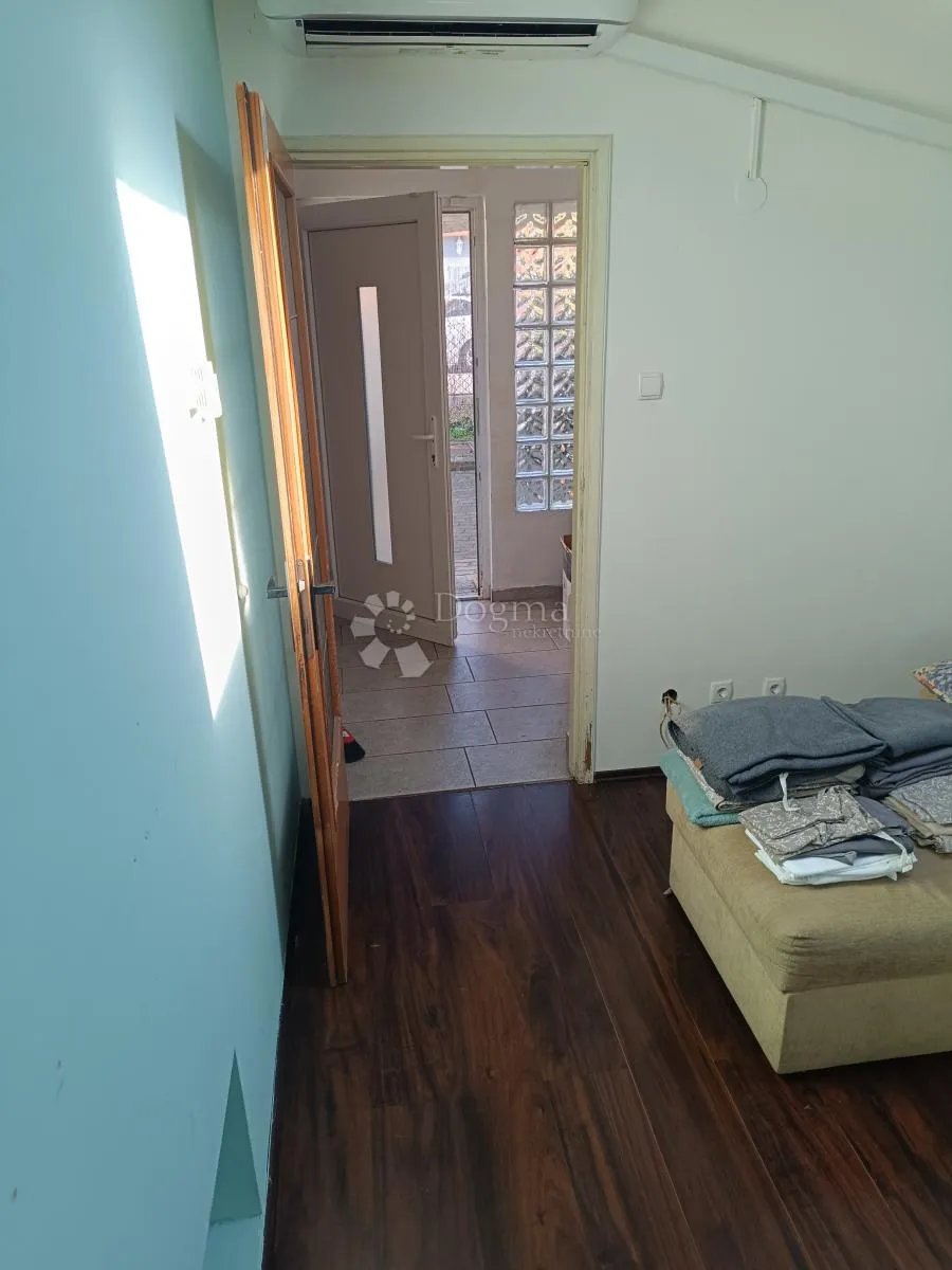 kuća s pet soba - slika 4
