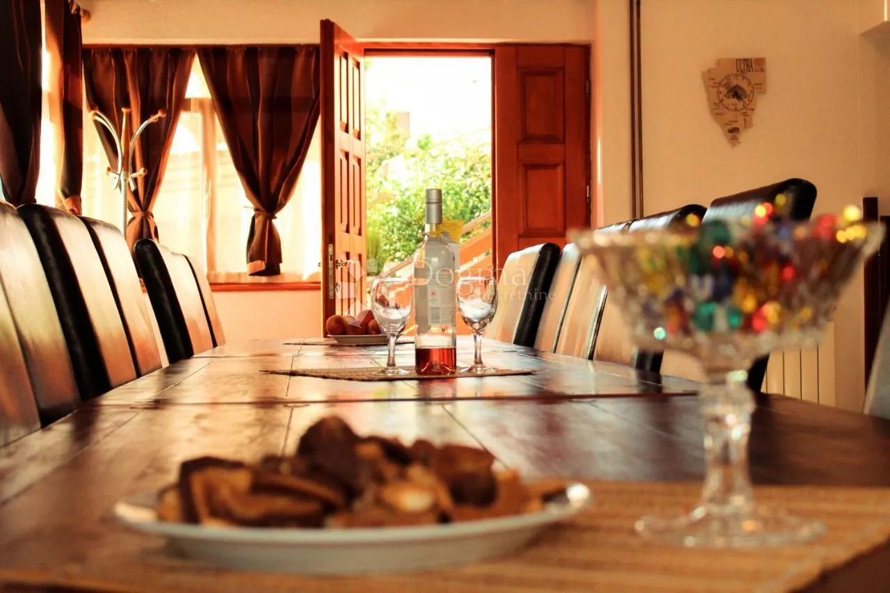 predivna apartmanska kuća! - slika 16