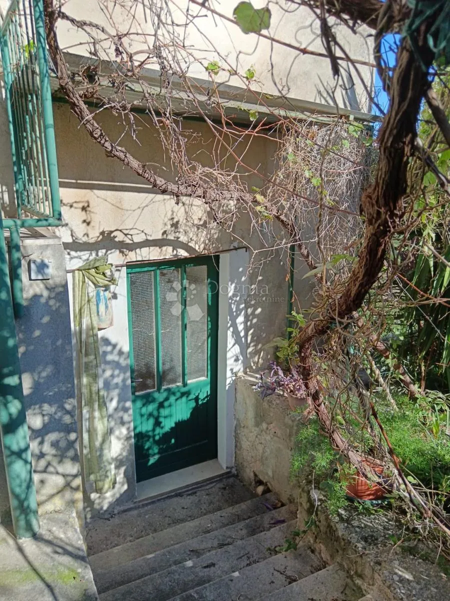 šarmantna stara kuća za adaptaciju s pogledom na more - slika 4