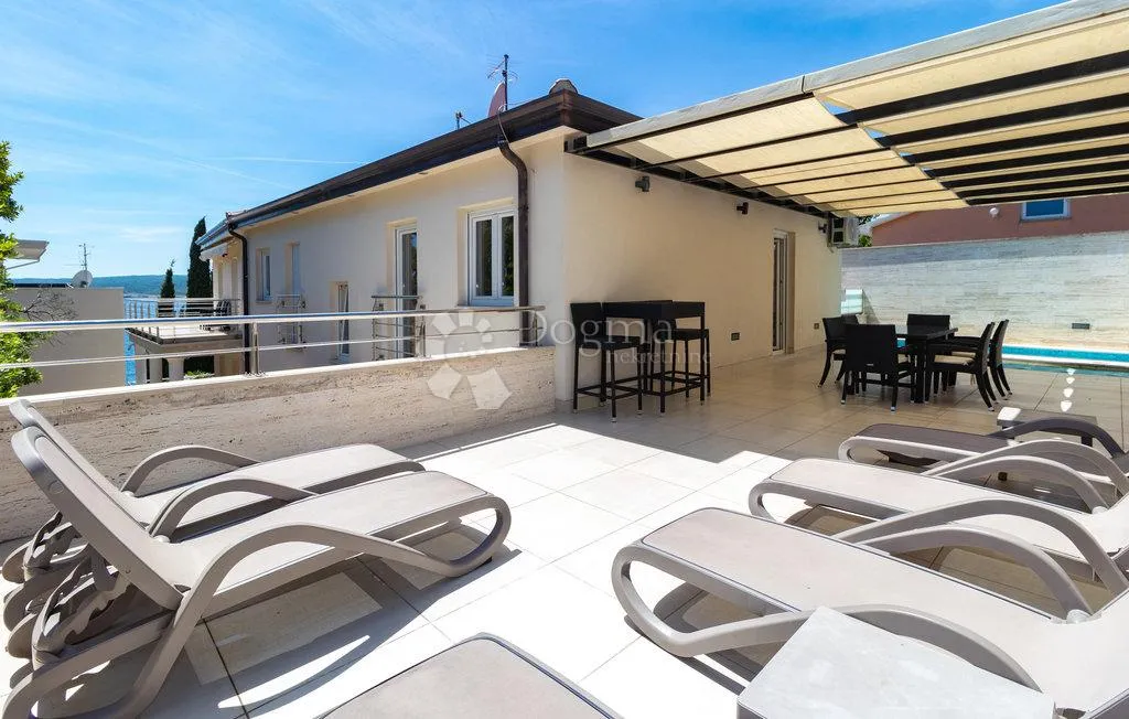 apartman 10 metara od mora sa bazenom crikvenica - slika 20