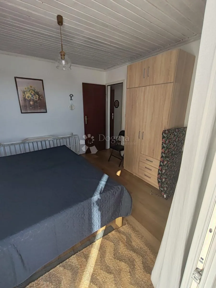 srima - atraktivna kuća u prvom redu do plaže s predivnim vrtom - slika 28
