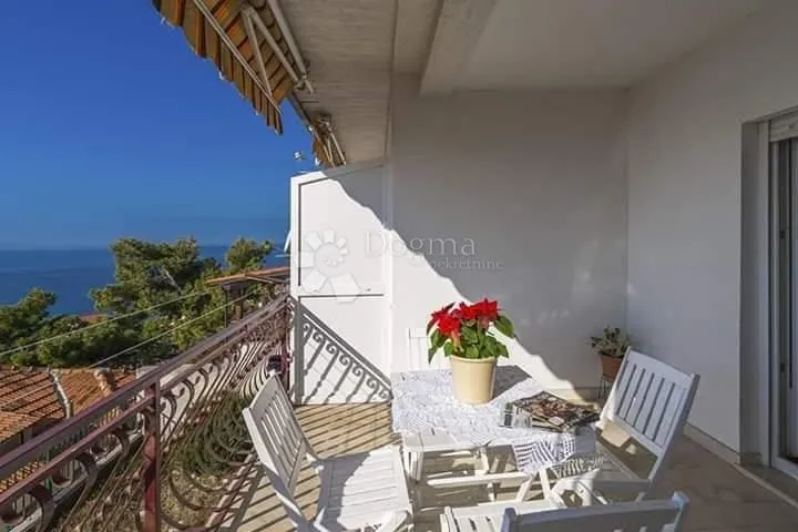 prodaja dva zasebna apartmana s pogledom na more - slika 17