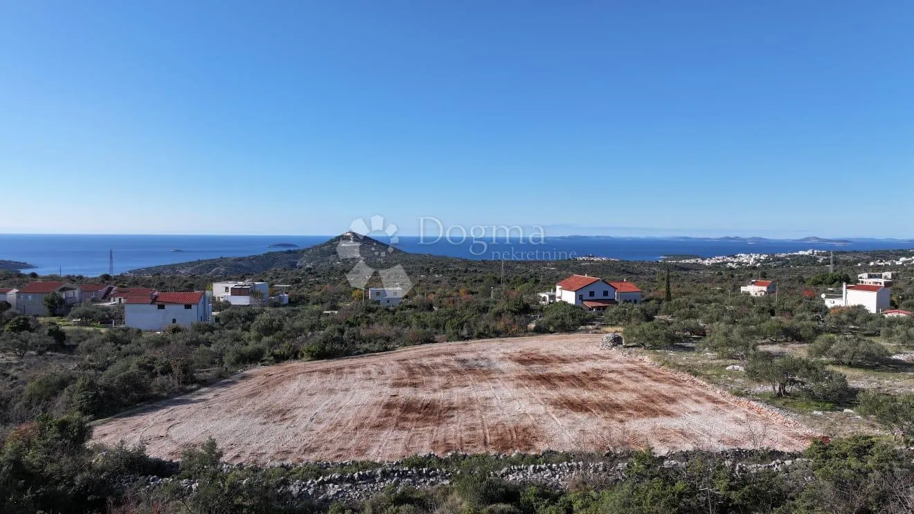 građevinsko zemljište od 2186m2 u zaleđu primoštena - slika 7