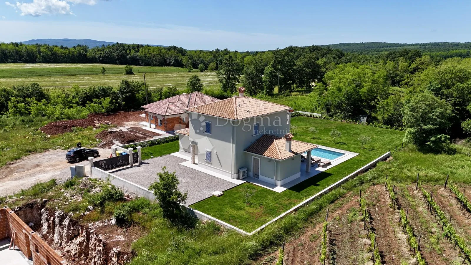 potpuno opremljena villa, na mirnoj lokaciji! - slika 44