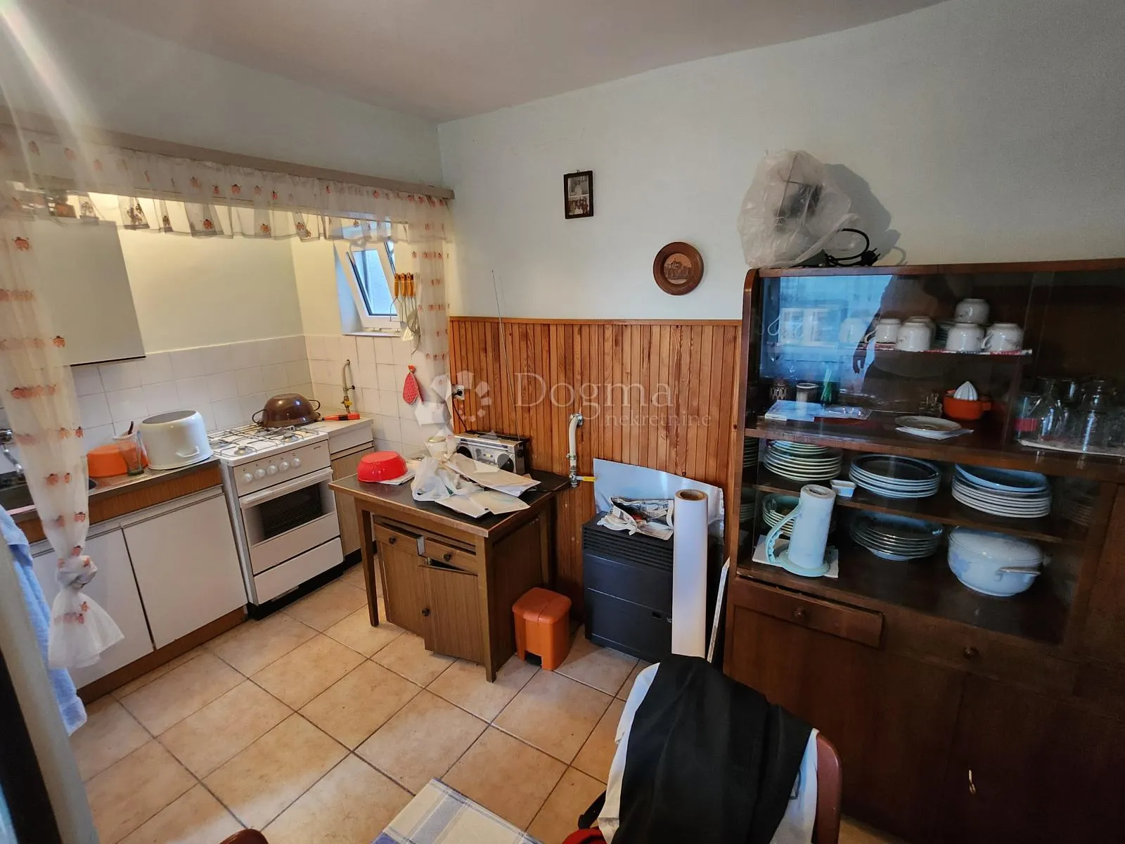 vikendica sa malenom okućnicom iznad tuheljskih toplica - slika 8