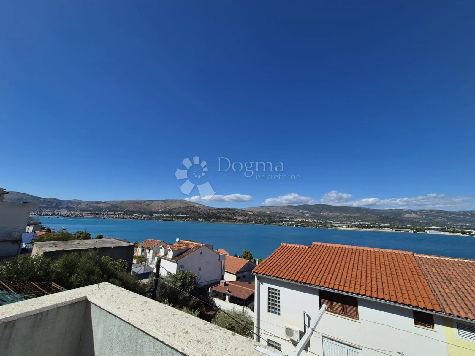 prostrana apartmanska kuća sa panoramskim pogledom na more - slika 2