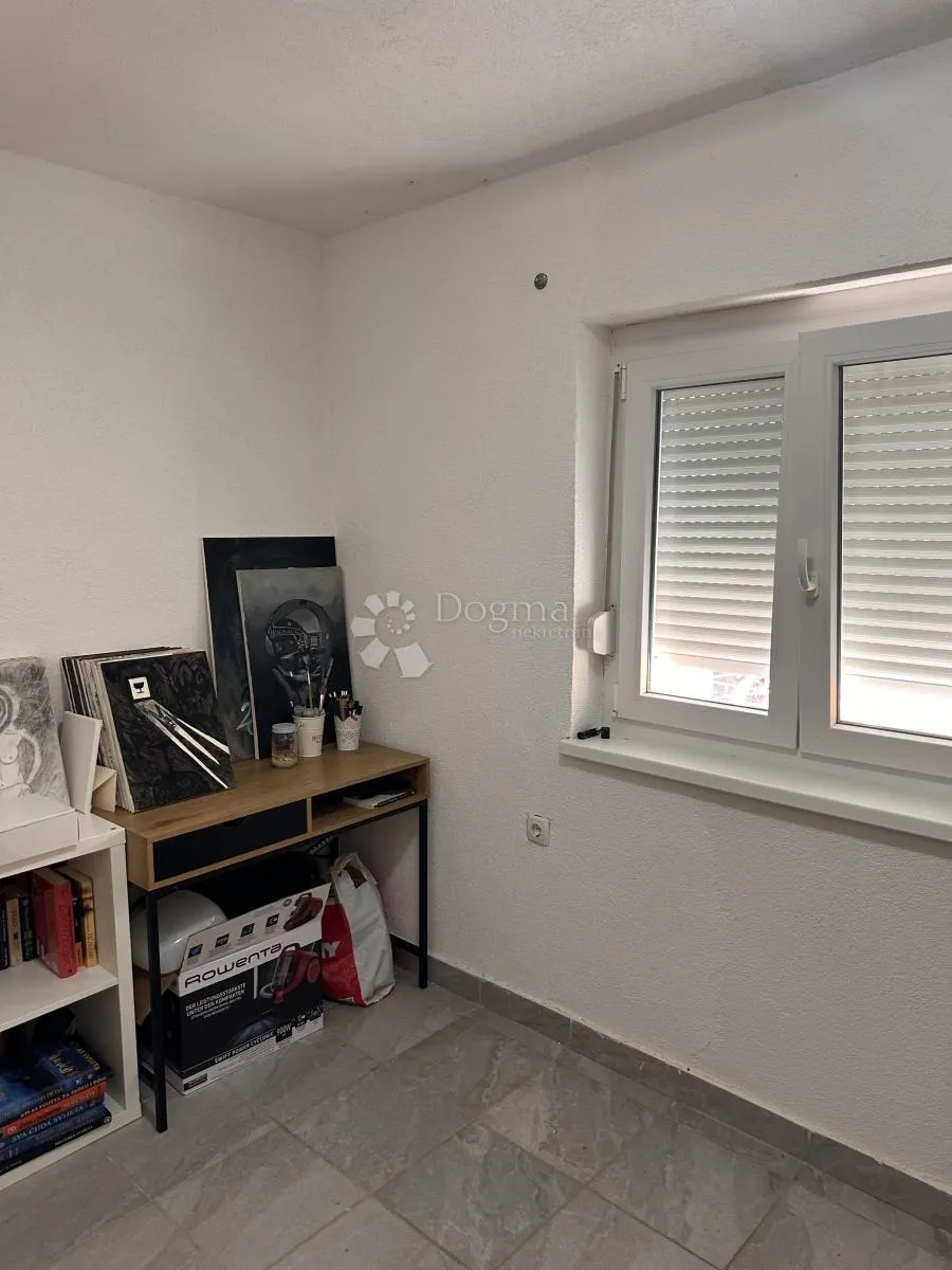 prodaje se dvojna kuća u sabunikama sa 3 apartmana - slika 13