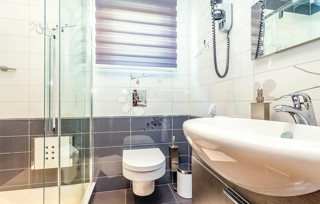 apartman 10 metara od mora sa bazenom crikvenica - slika 13