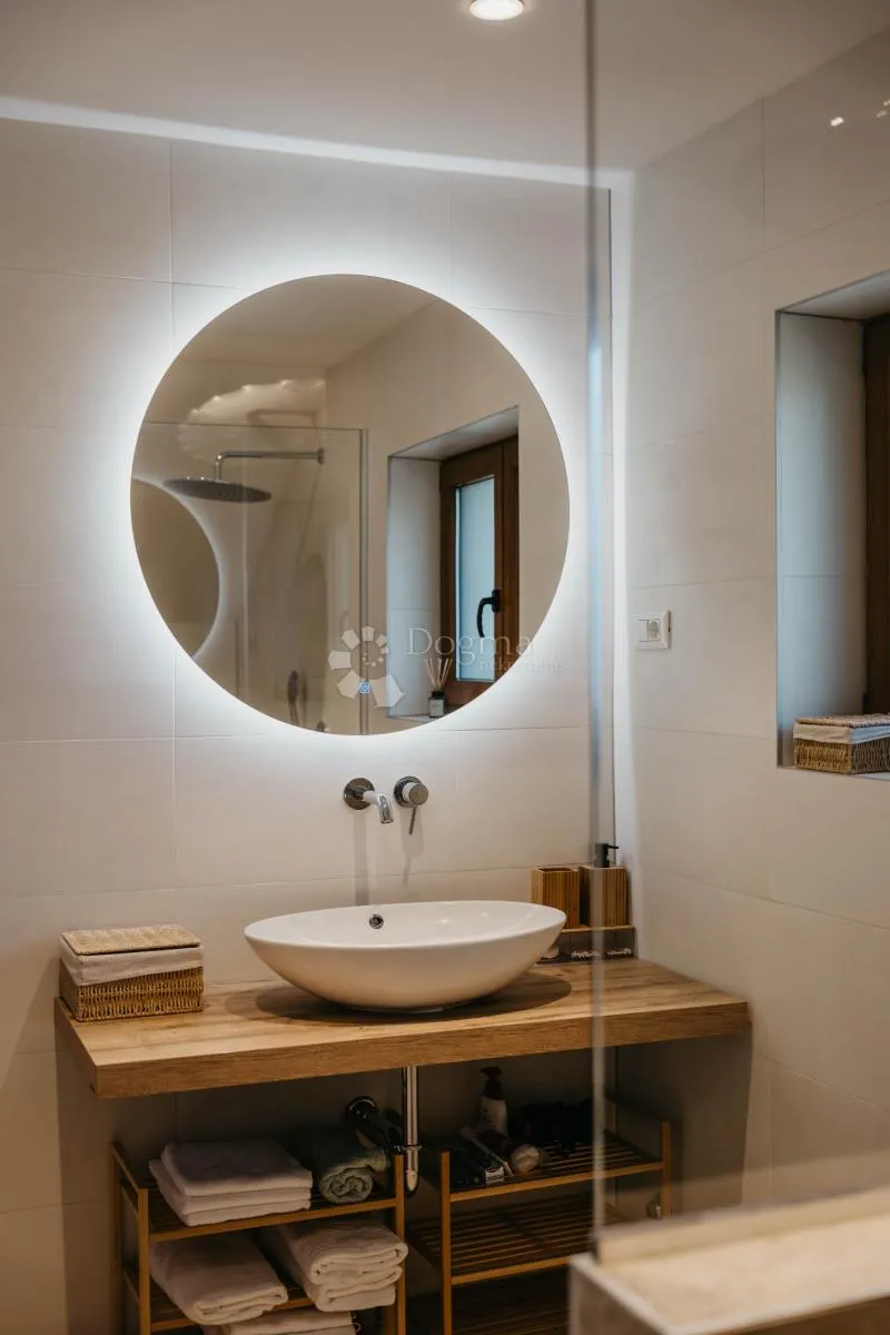 izvrsna kuća u drežnik gradu - slika 7
