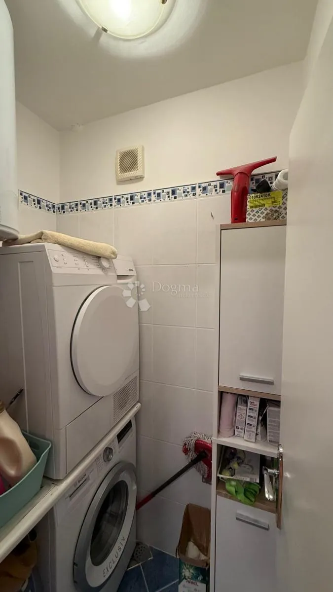 moderan renoviran stan - 5 minuta do mora! - slika 23