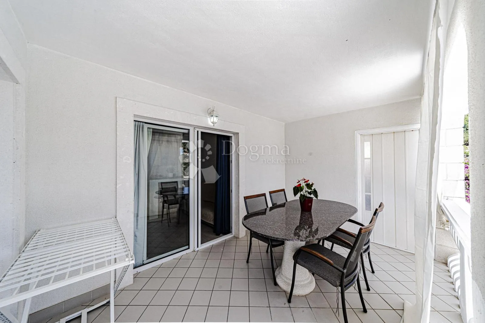 prvi red do mora: samoodrživa apartmanska vila s uhodanim poslovanjem – vela luka, korčula - slika 150