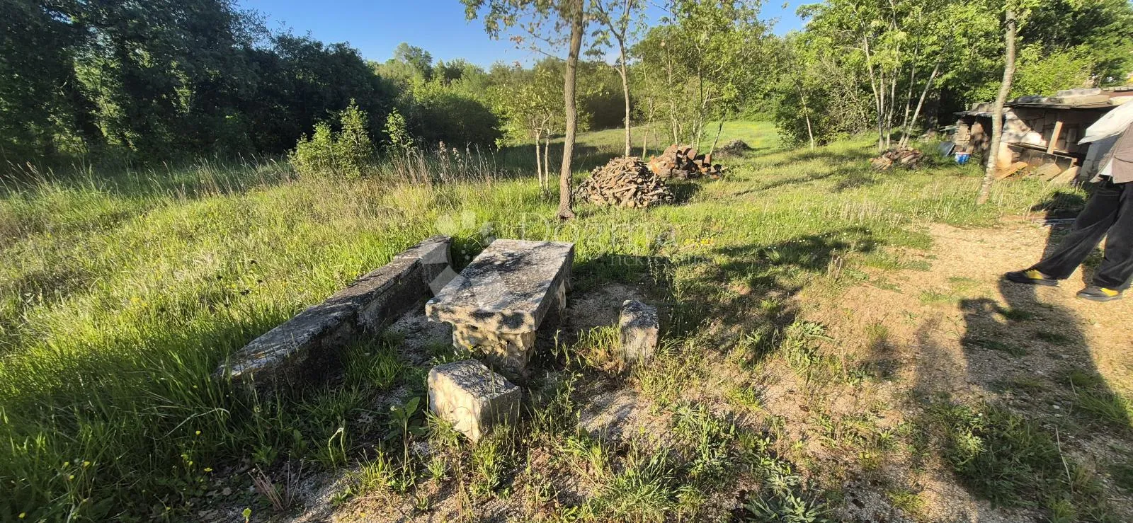 kombinirano građevinsko 950 m2 +poljoprivredno zemljište 1773 m2 - slika 23